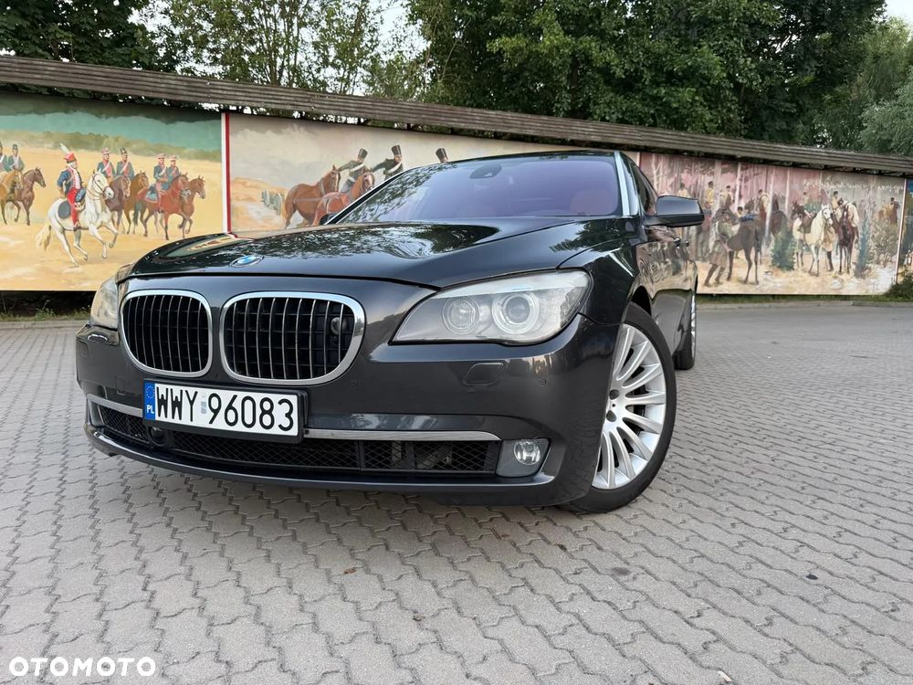 BMW Seria 7 750Li - 11