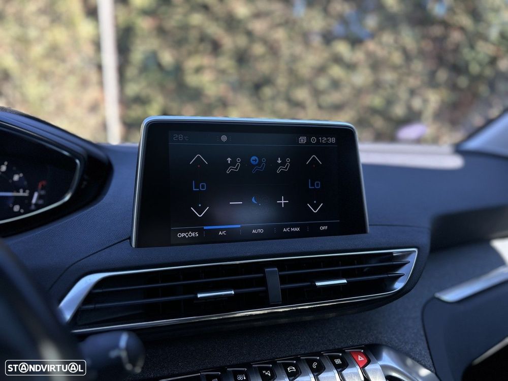 Peugeot 3008 1.2 PureTech Allure EAT8 - 11