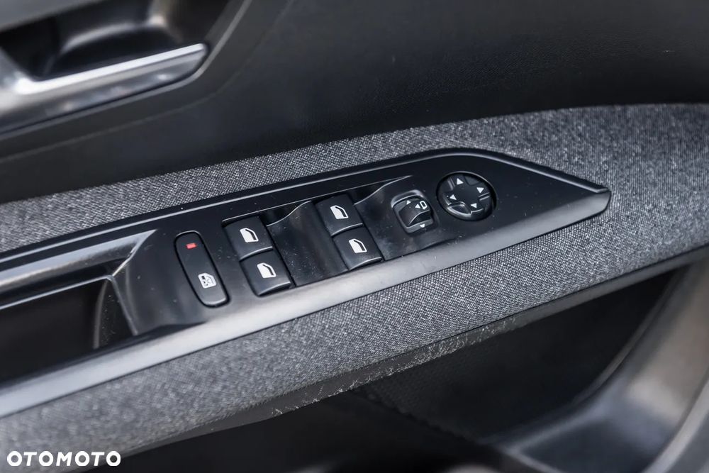 Peugeot 5008 1.5 BlueHDi Allure S&S EAT8 - 16