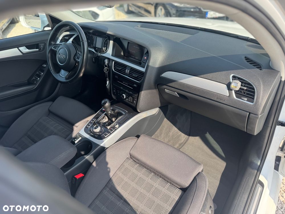 Audi A4 Avant 2.0 TDI ultra sport - 24