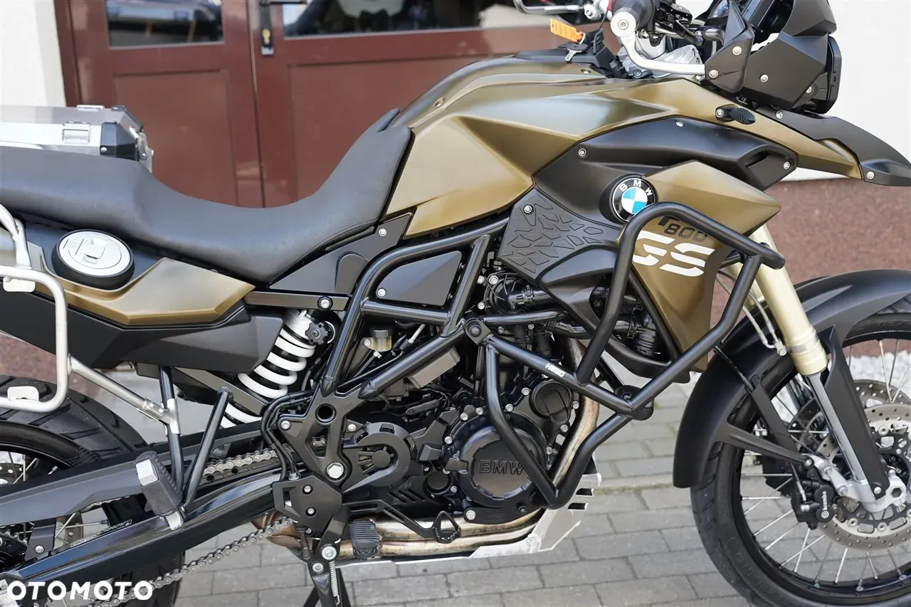 BMW F - 8