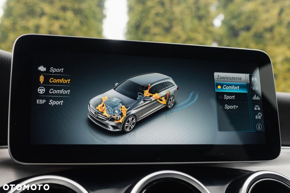 Mercedes-Benz Klasa C 400 4MATIC 9G-TRONIC - 21
