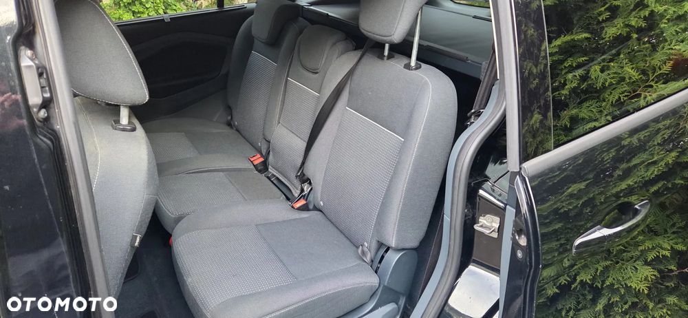 Ford Grand C-MAX - 31