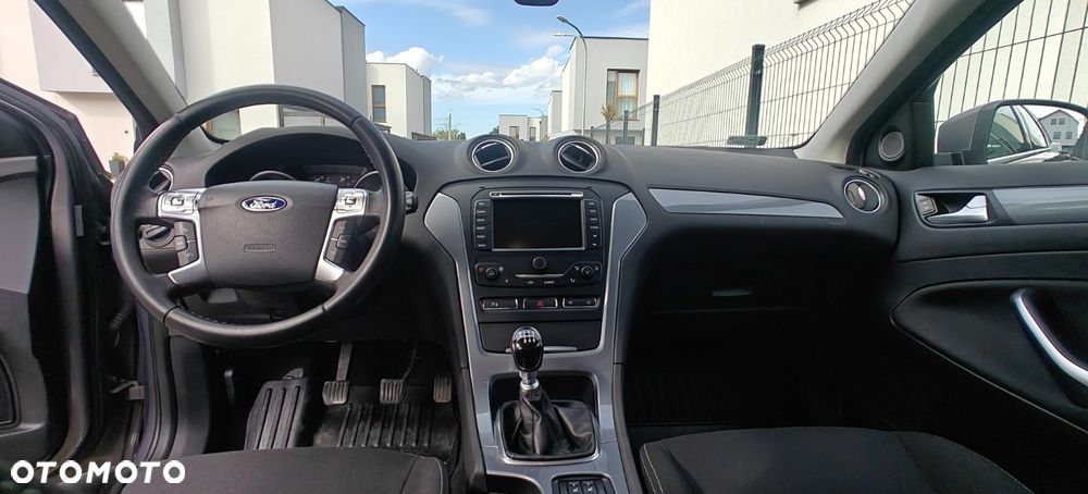 Ford Mondeo - 8