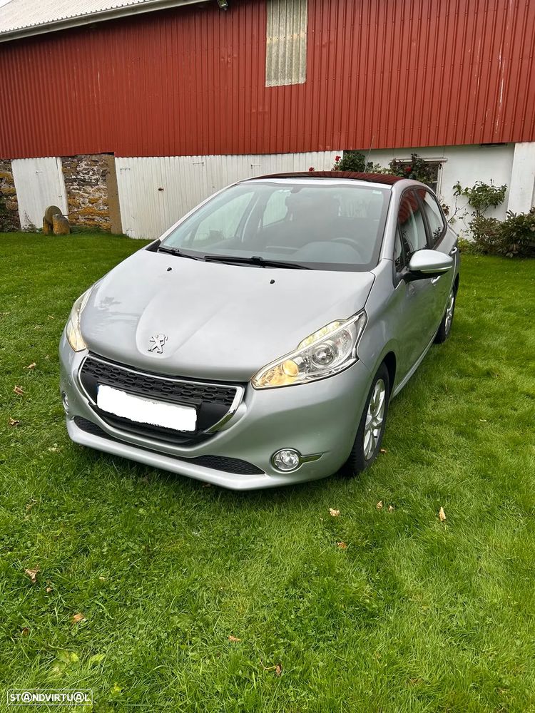 Peugeot 208 1.2 VTi Allure - 1