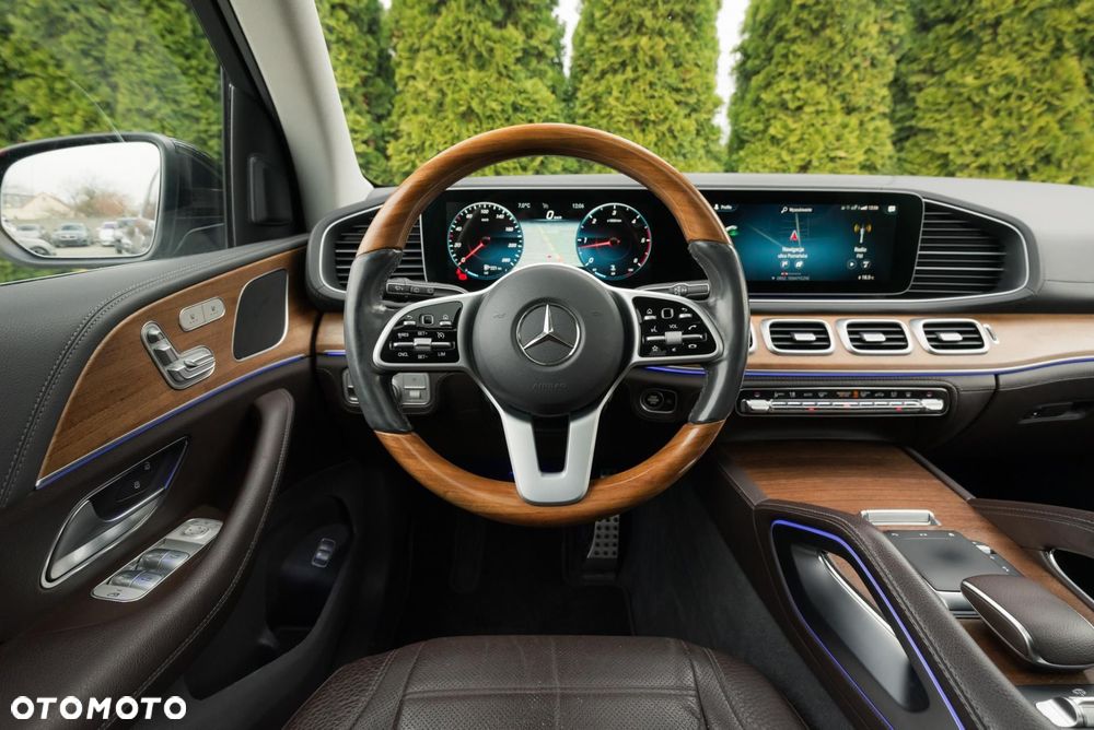 Mercedes-Benz GLS - 11