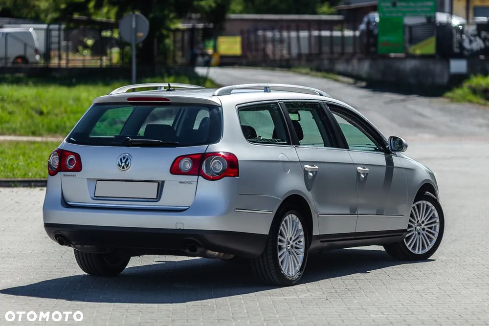 Volkswagen Passat Variant 3.2 V6 FSI 4Motion DSG Highline - 4