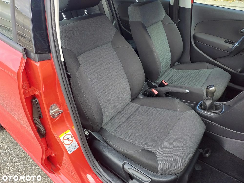 Volkswagen Polo 1.4 16V Comfortline - 24