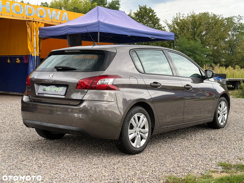 Peugeot 308 - 8