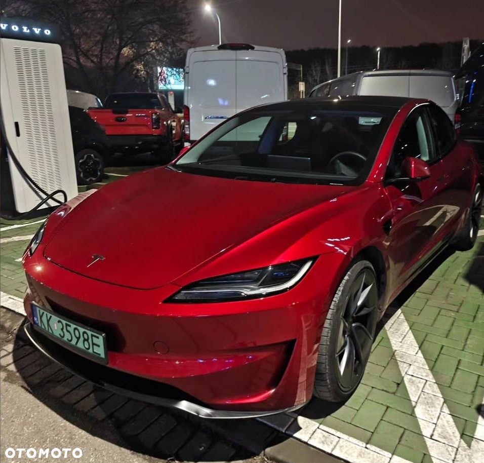 Tesla Model 3 - 1