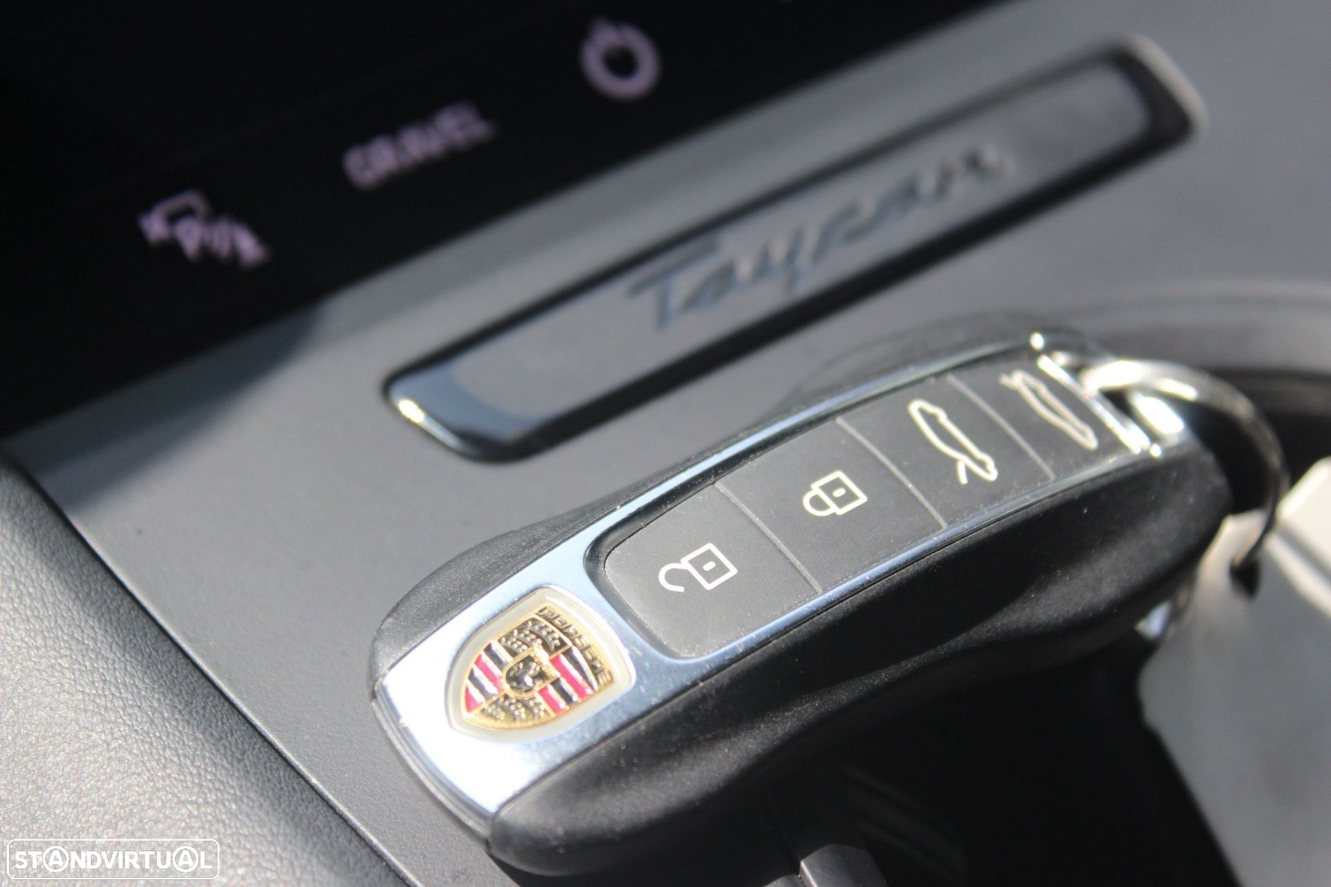 Porsche Taycan Cross Turismo 4 - 22