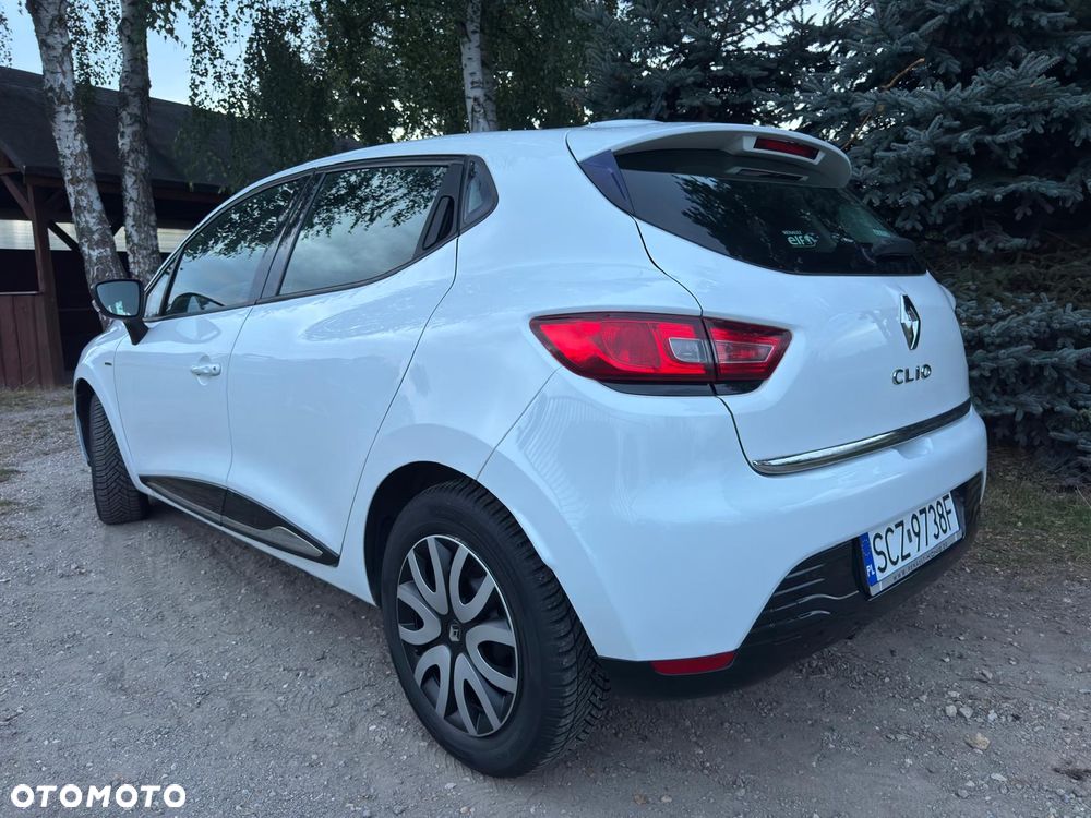 Renault Clio 1.2 16V 75 LIMITED - 21