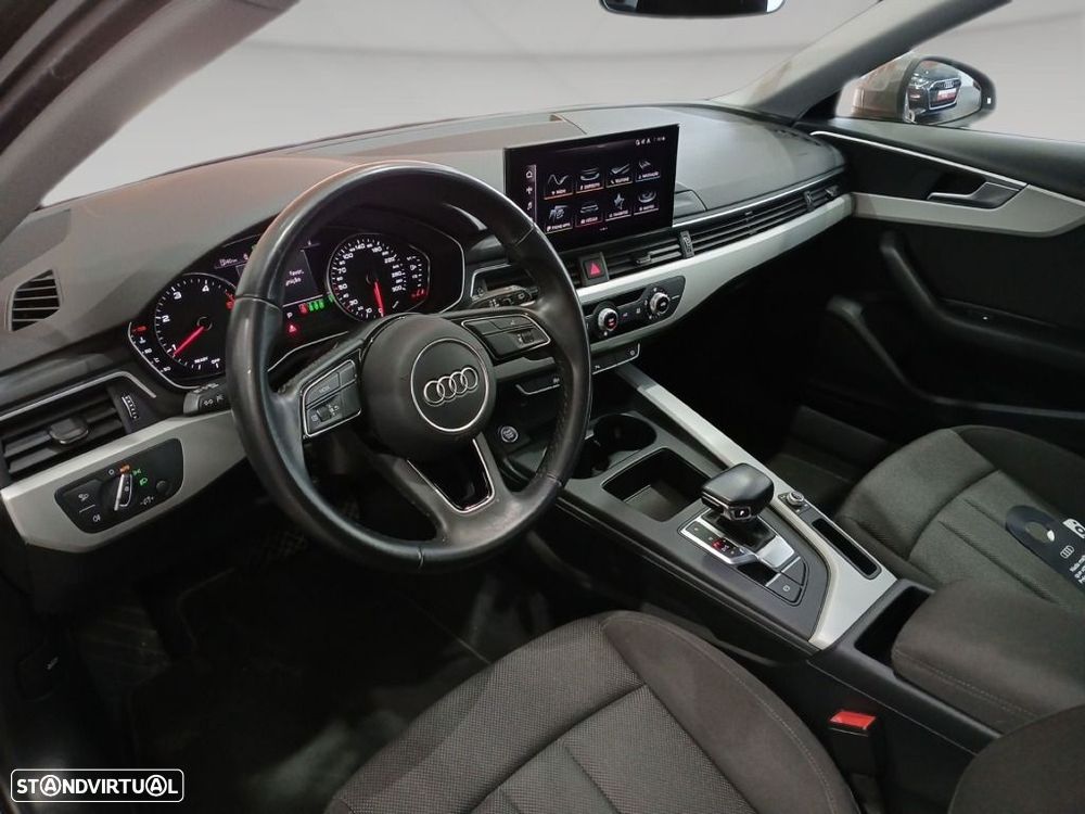 Audi A4 Avant 30 TDI S tronic - 13