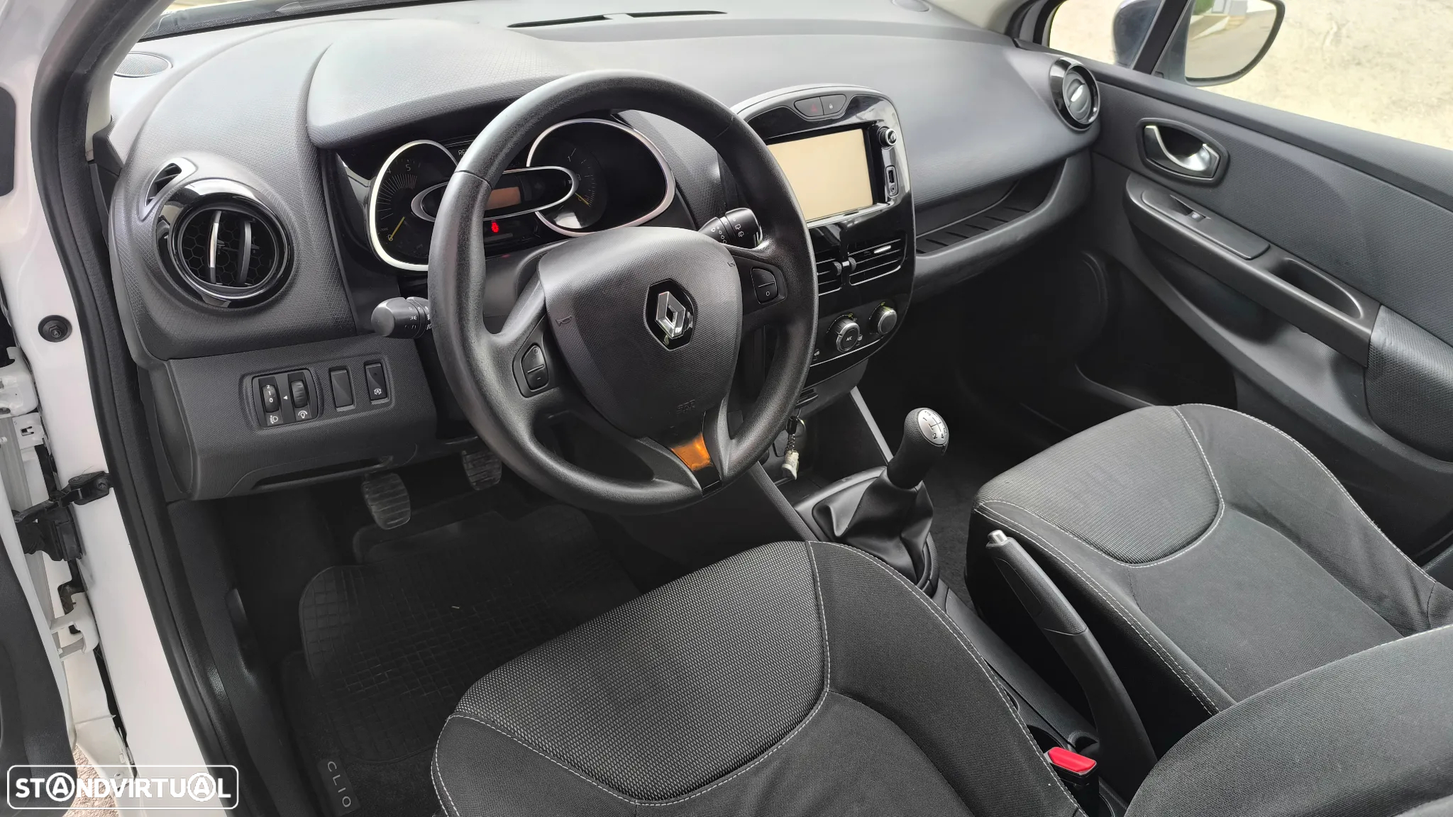 Renault Clio Sport Tourer 1.5 dCi Dynamique S - 13