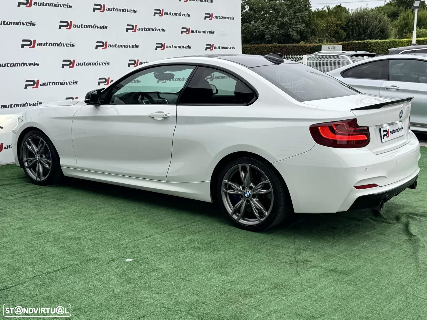 BMW M235i Coupe - 11
