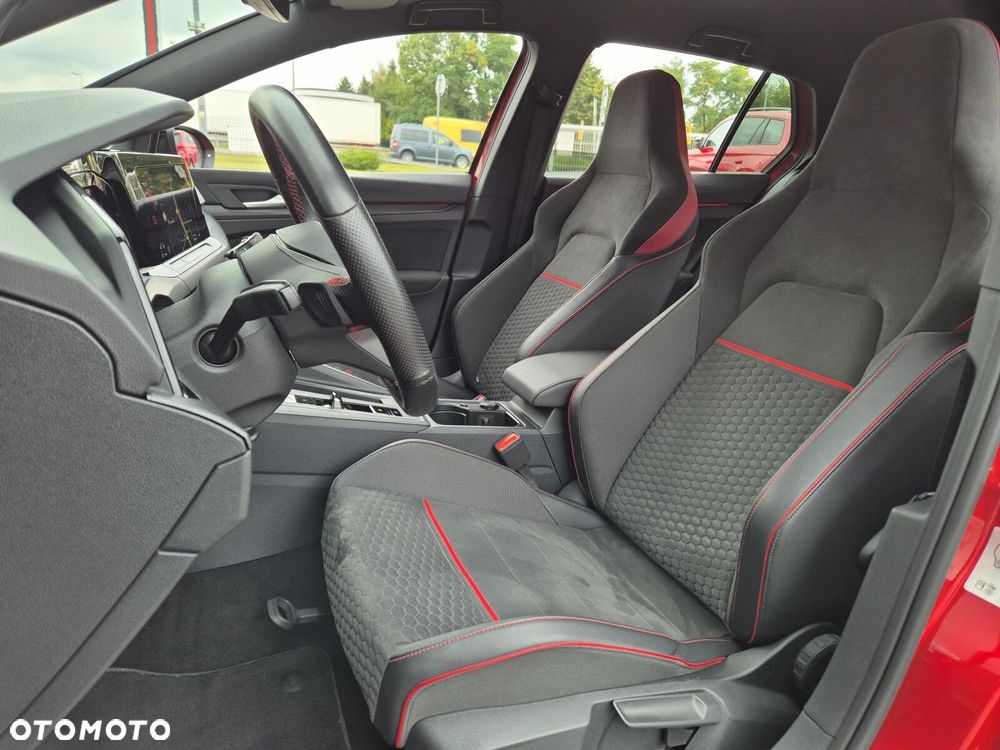 Volkswagen Golf - 11