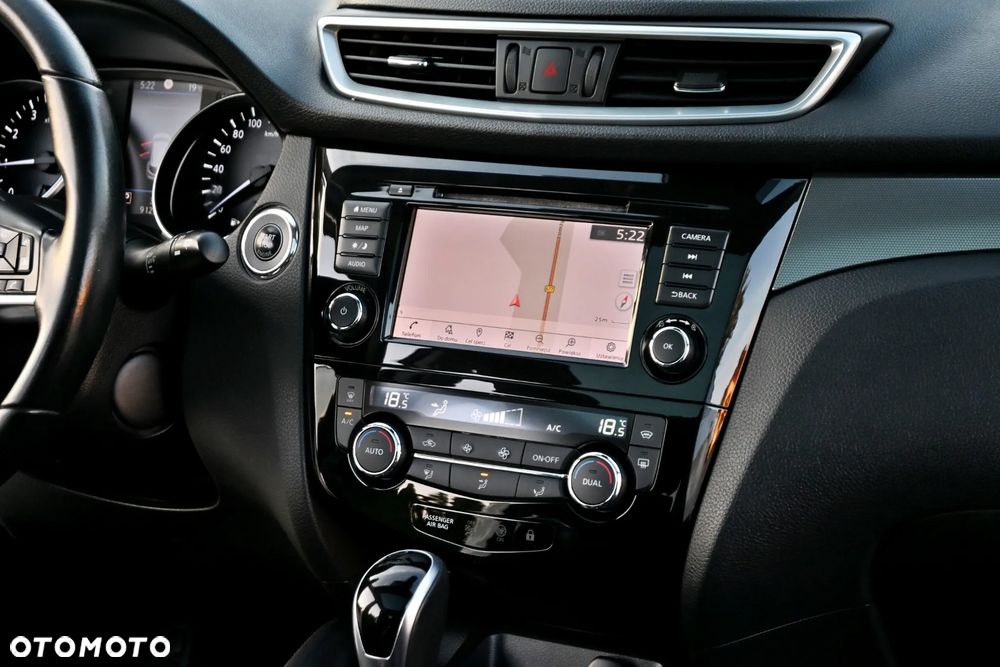 Nissan Qashqai 1.3 DIG-T N-Connecta DCT - 27