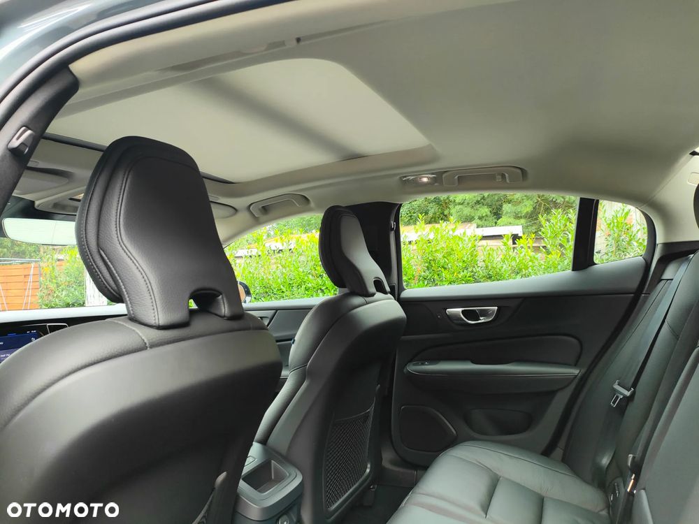 Volvo S60 B5 B AWD Plus Dark - 14