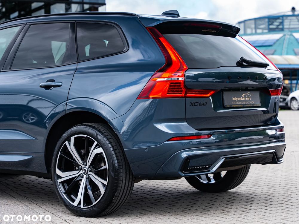 Volvo XC 60 B4 B Plus Dark - 12
