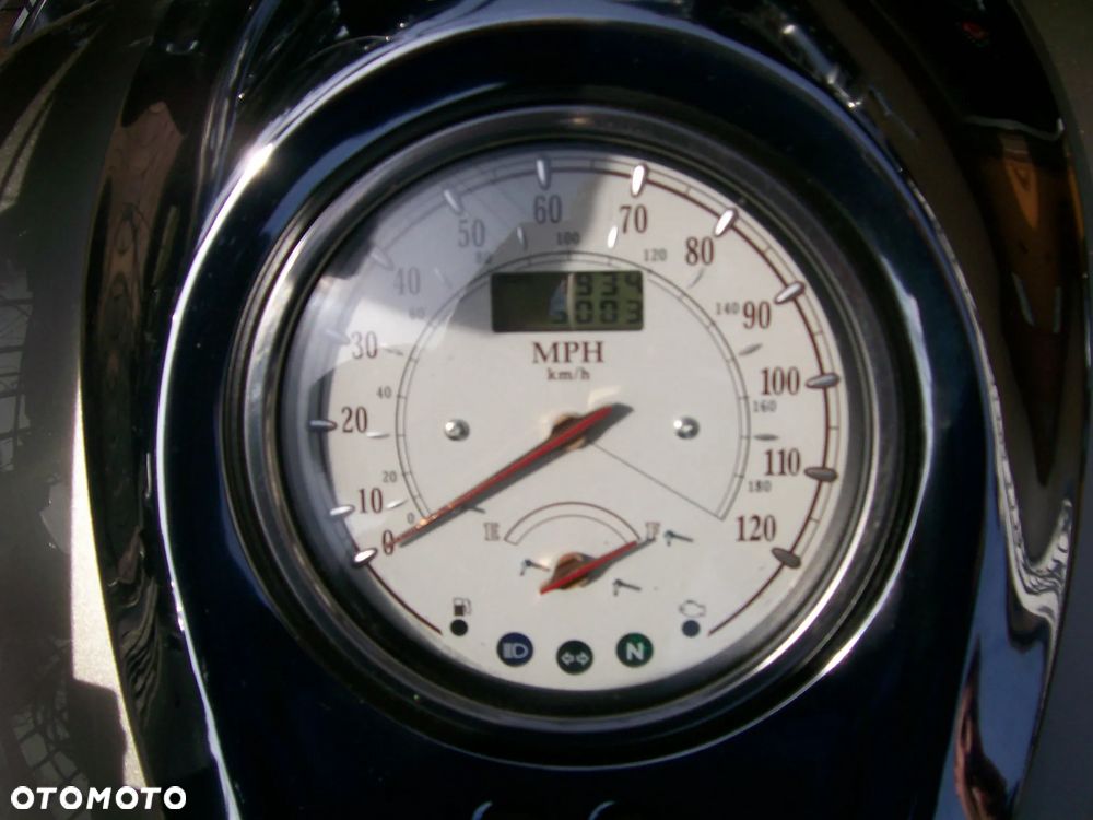 Yamaha Road Star - 8