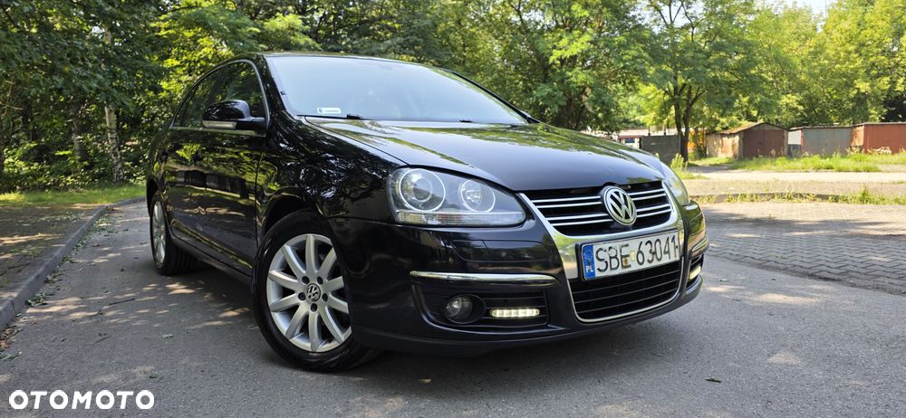Volkswagen Jetta 2.0 TDI DPF Sportline DSG - 1