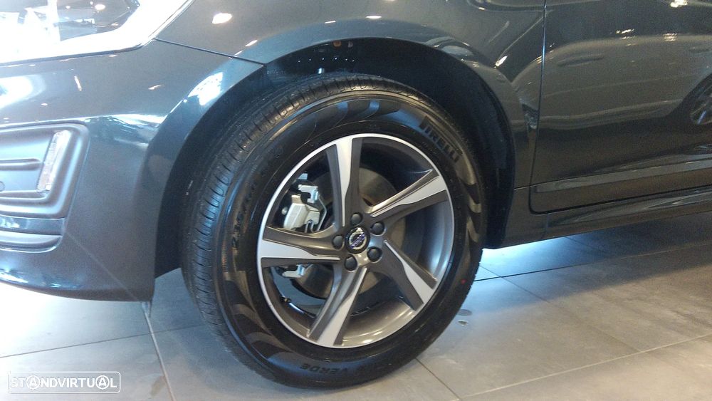 Volvo XC 60 2.0 D4 R-Design Geartronic - 6
