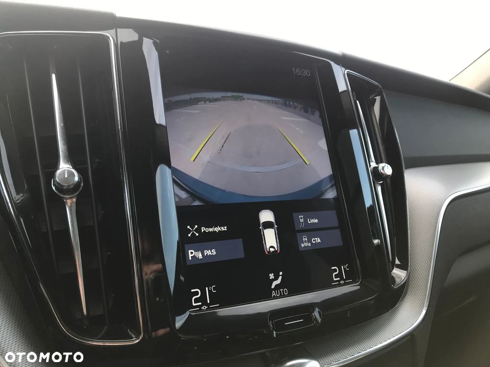 Volvo XC 60 T4 R-Design - 31