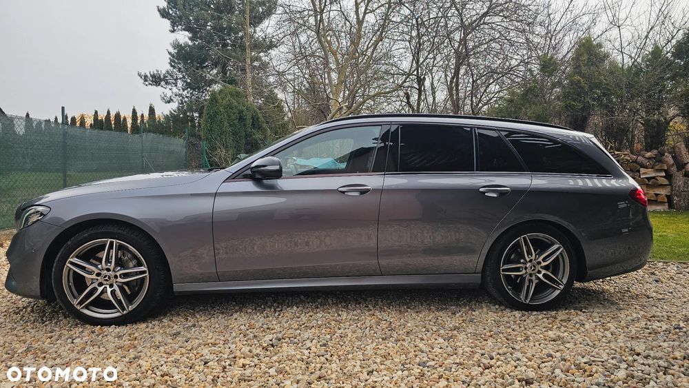 Mercedes-Benz Klasa E 220 d 4Matic 9G-TRONIC AMG Line - 2