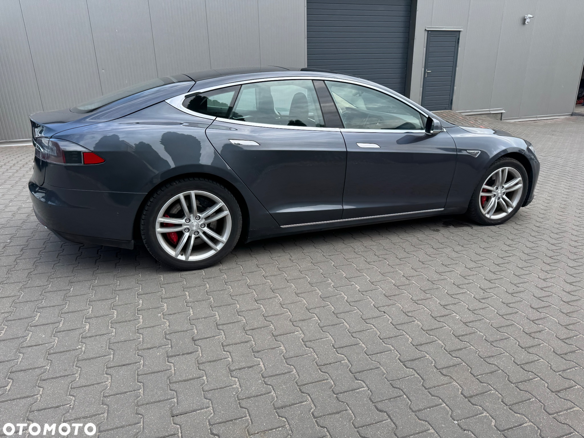 Tesla Model S Dual Motor Allradantrieb Performance - 8