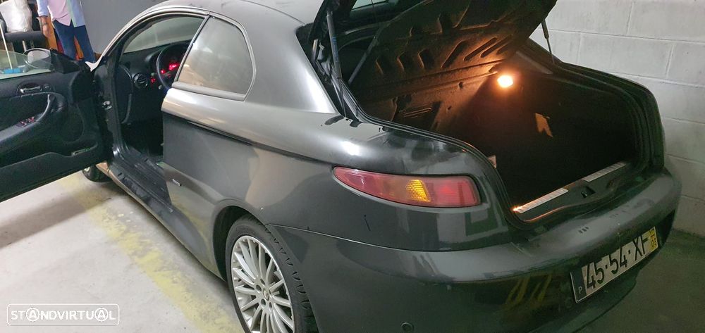 Alfa Romeo GT 1.9 JTD M-JET - 6