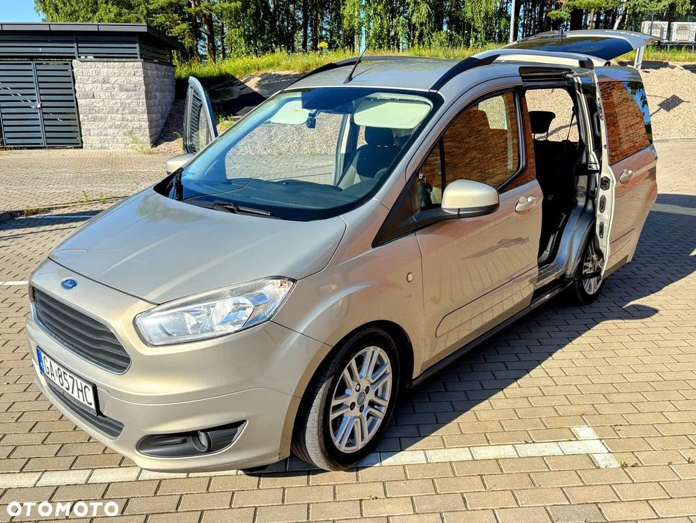 Ford Tourneo Courier 1.5 TDCi Titanium - 4