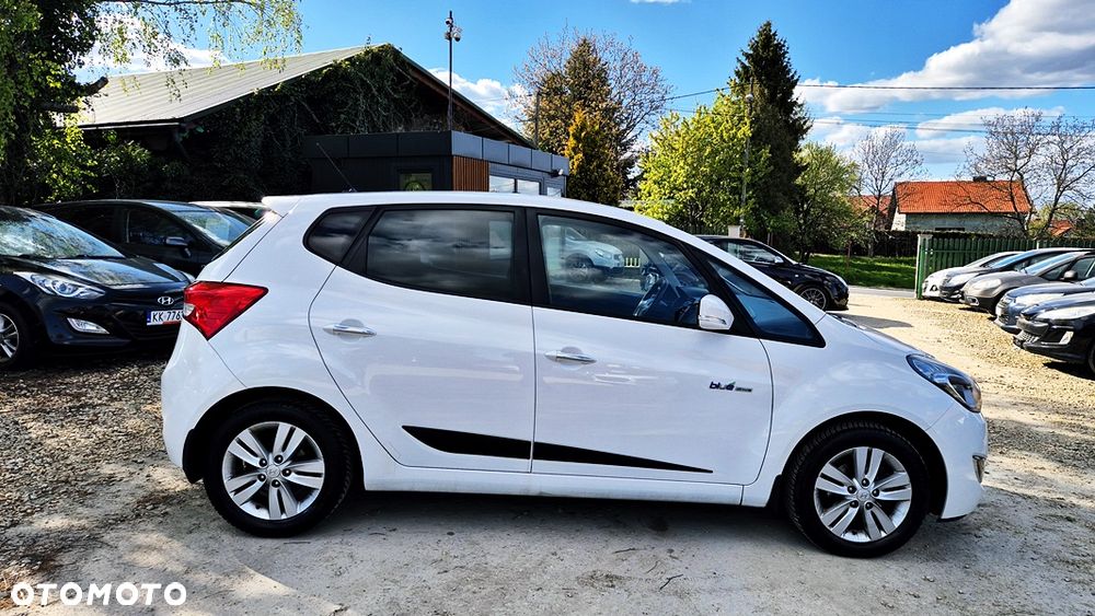 Hyundai ix20 1.4 Premium blue - 11
