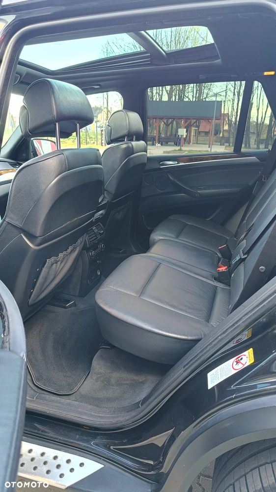 BMW X5 xDrive48i - 11