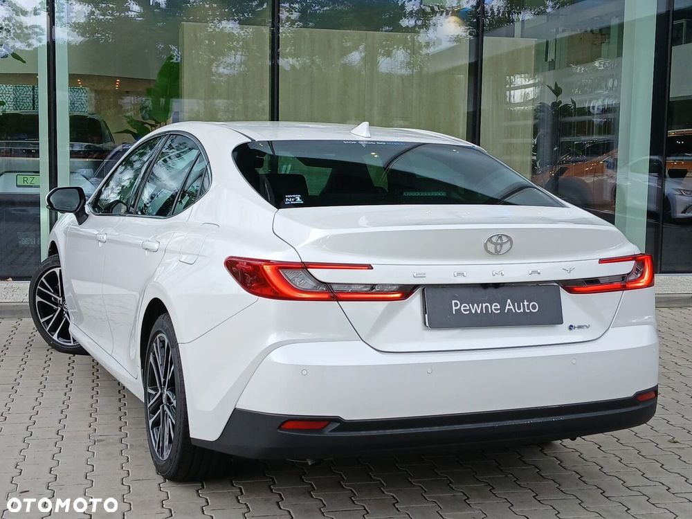 Toyota Camry - 9