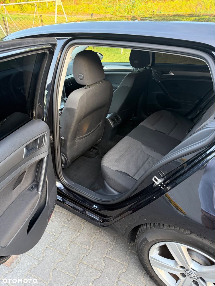Volkswagen Golf - 10