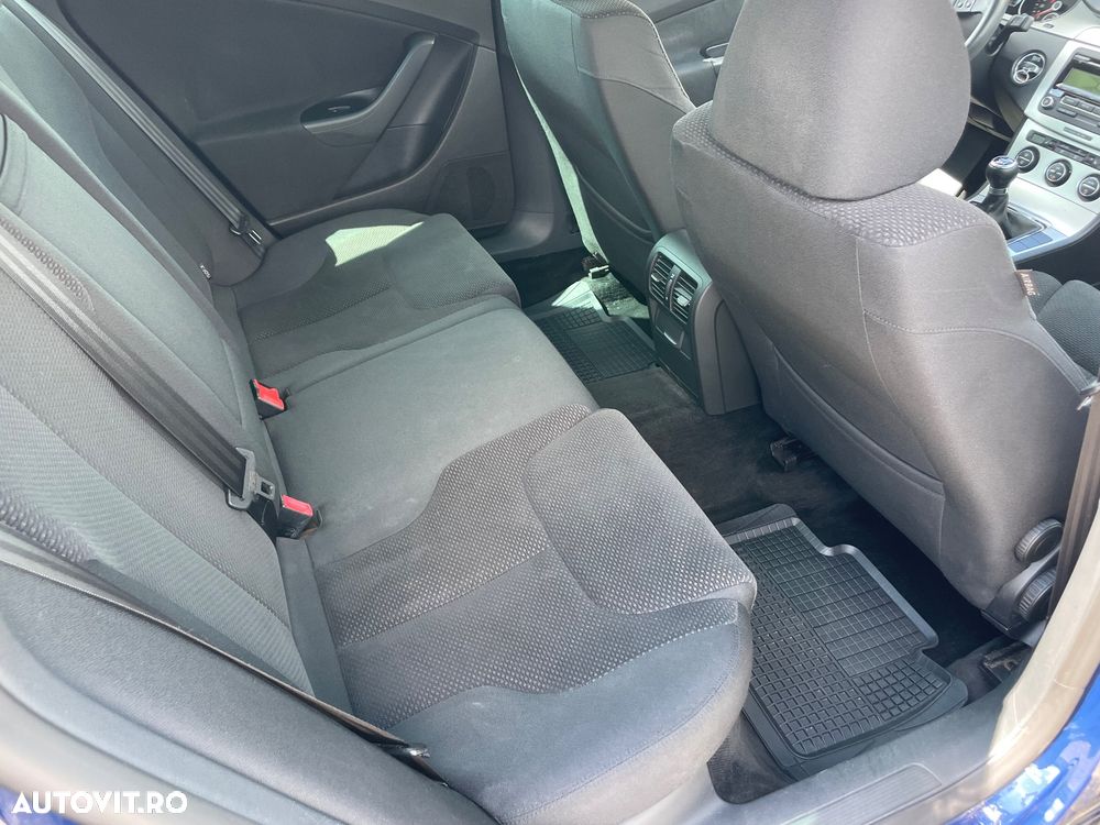 Volkswagen Passat 2.0 TDI DPF Comfortline - 15
