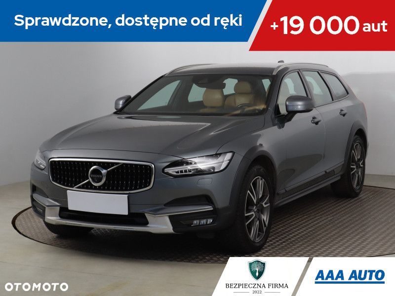 Volvo V90 Cross Country - 1
