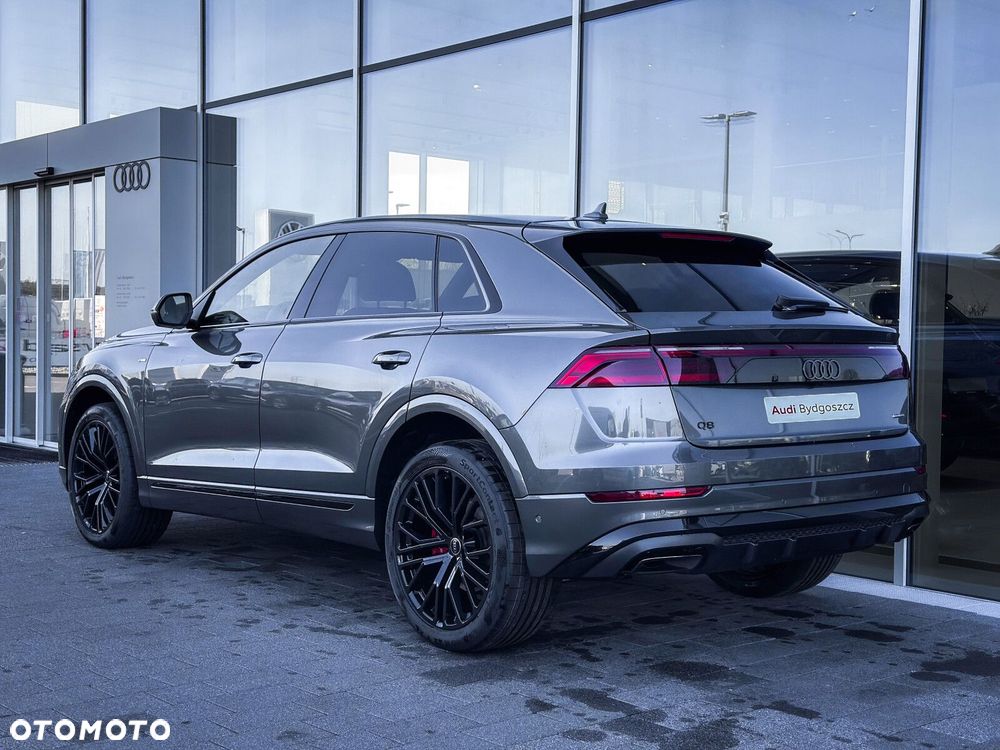Audi Q8 - 8