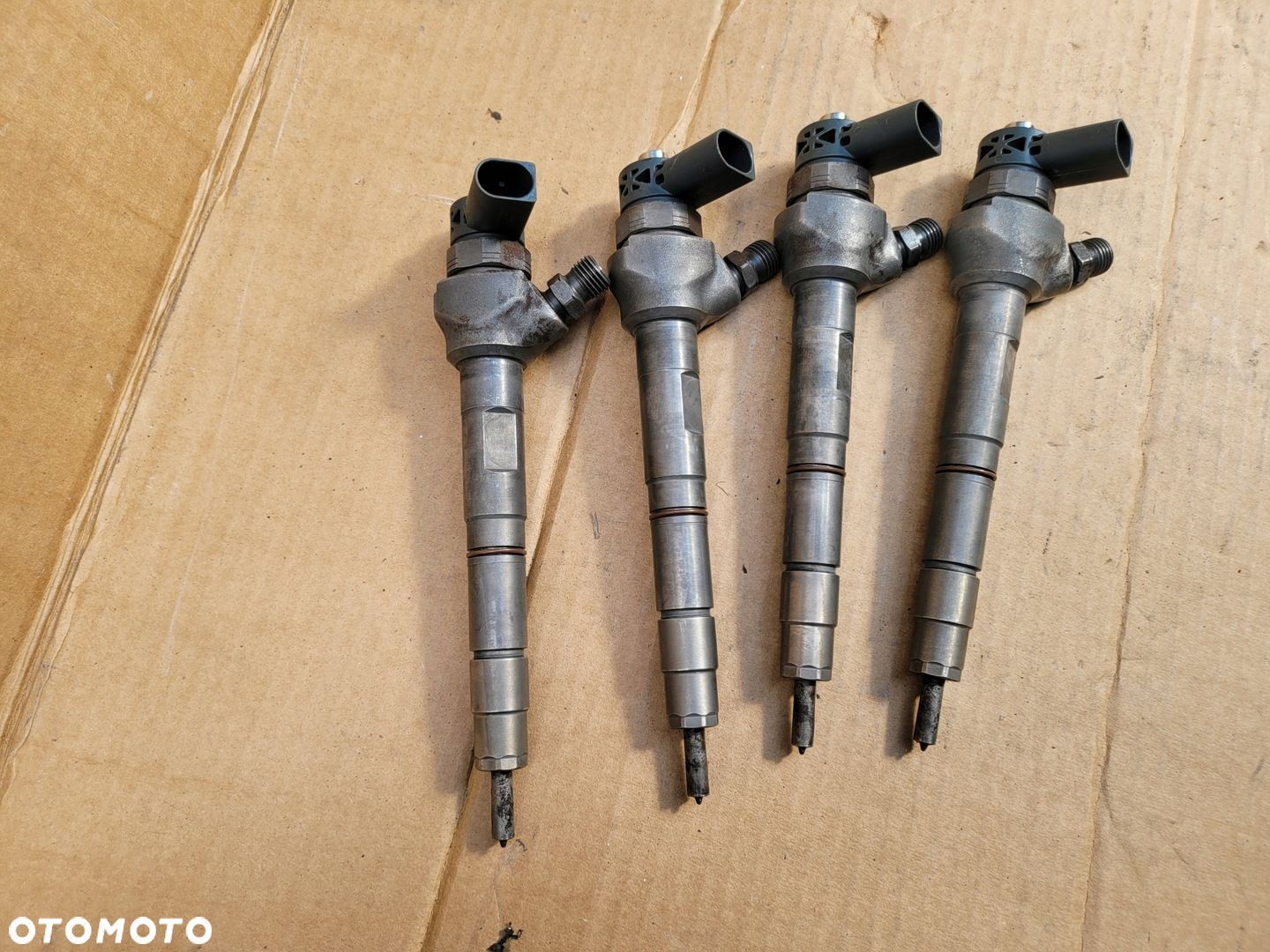 VW AUDI WTRYSKI WTRSKIWACZE PALIWA 04L130277G - 1