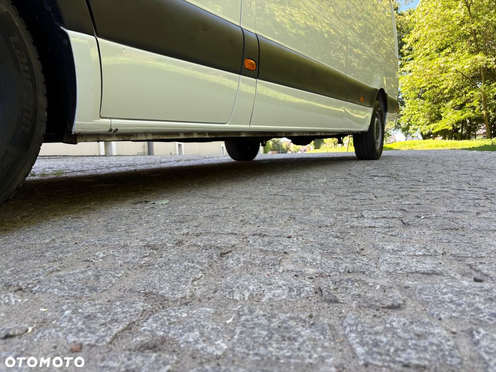 Mercedes-Benz Sprinter - 30