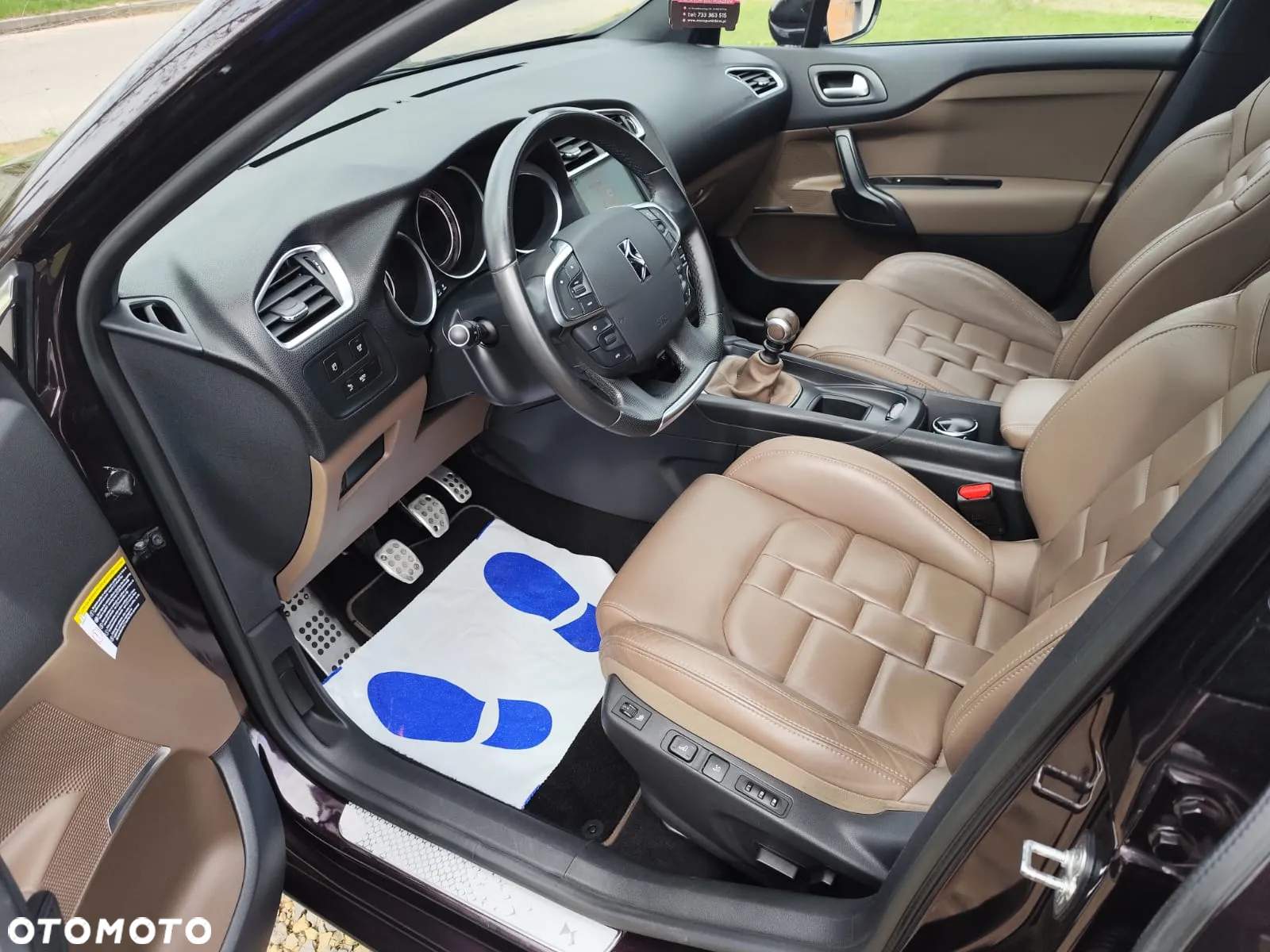 Citroën DS4 e-HDi 115 SoChic - 12
