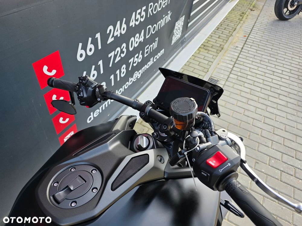 Yamaha MT - 24