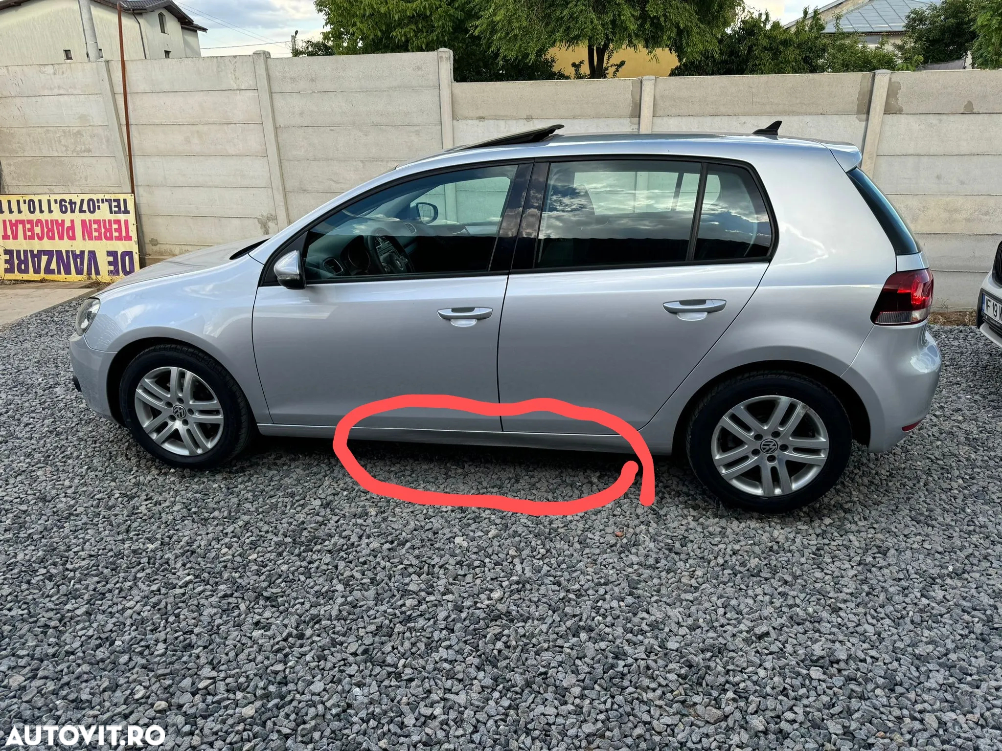 Volkswagen Golf 1.6 TDI DPF Highline - 9