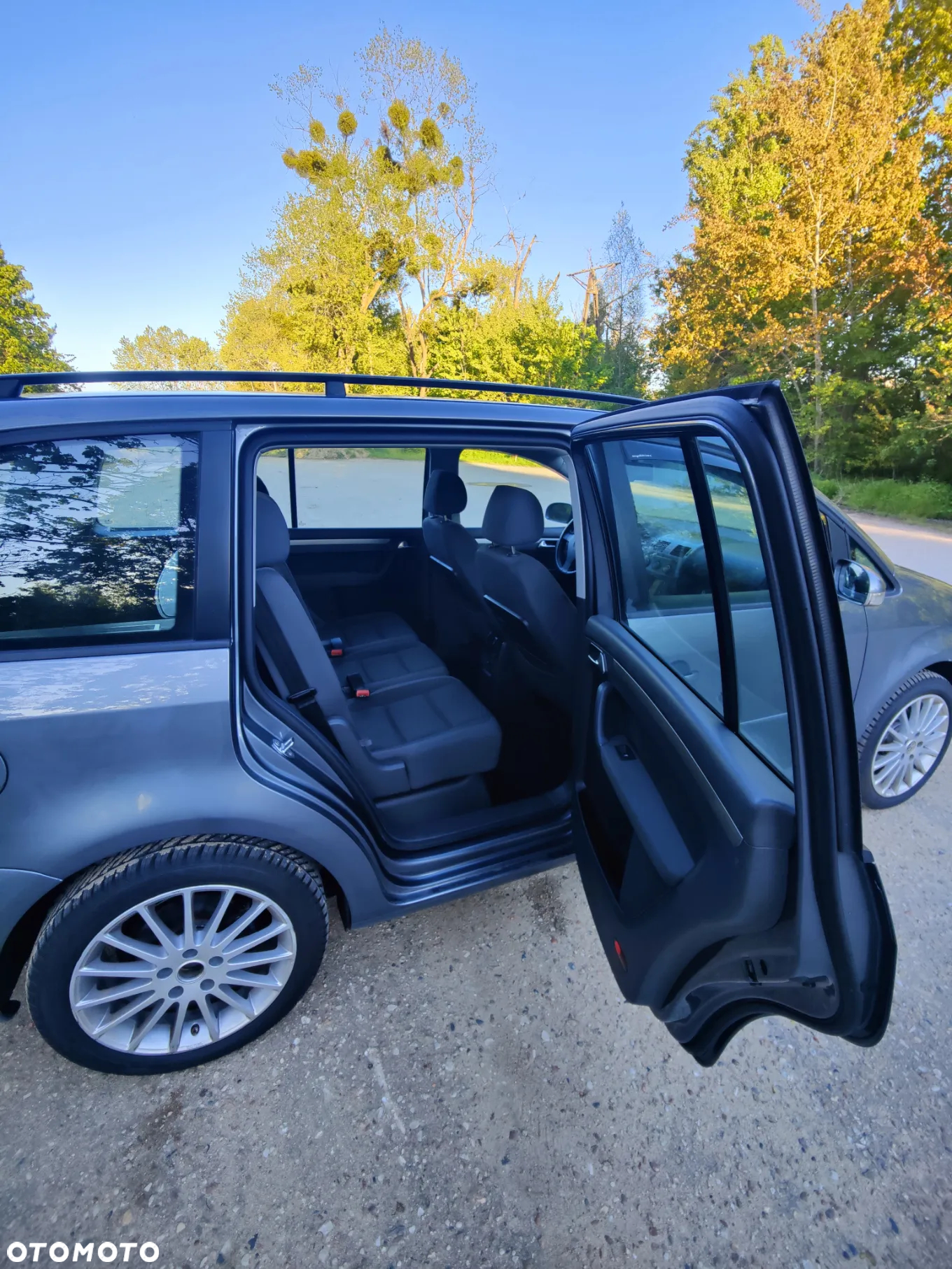 Volkswagen Touran - 17