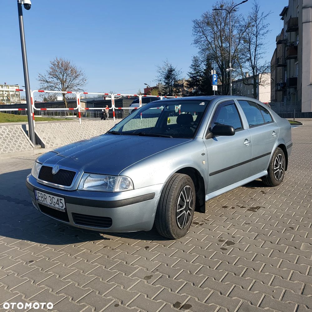 Skoda Octavia 1.6 Ambiente - 18