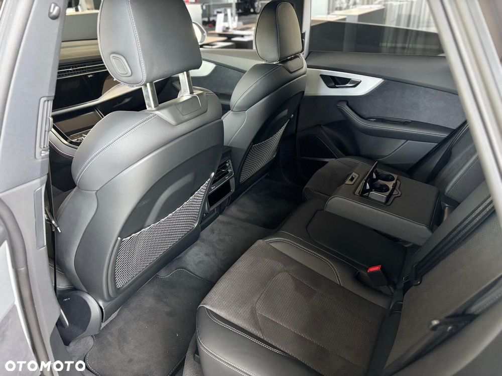 Audi Q8 - 18