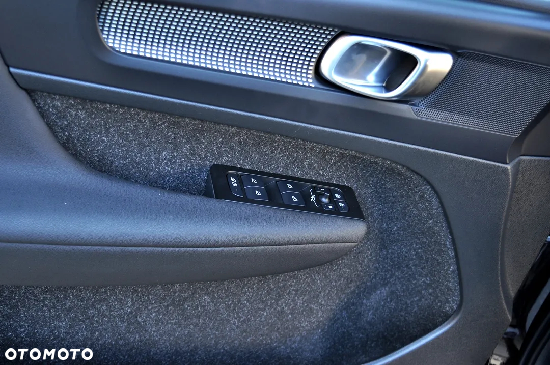 Volvo XC 40 - 23