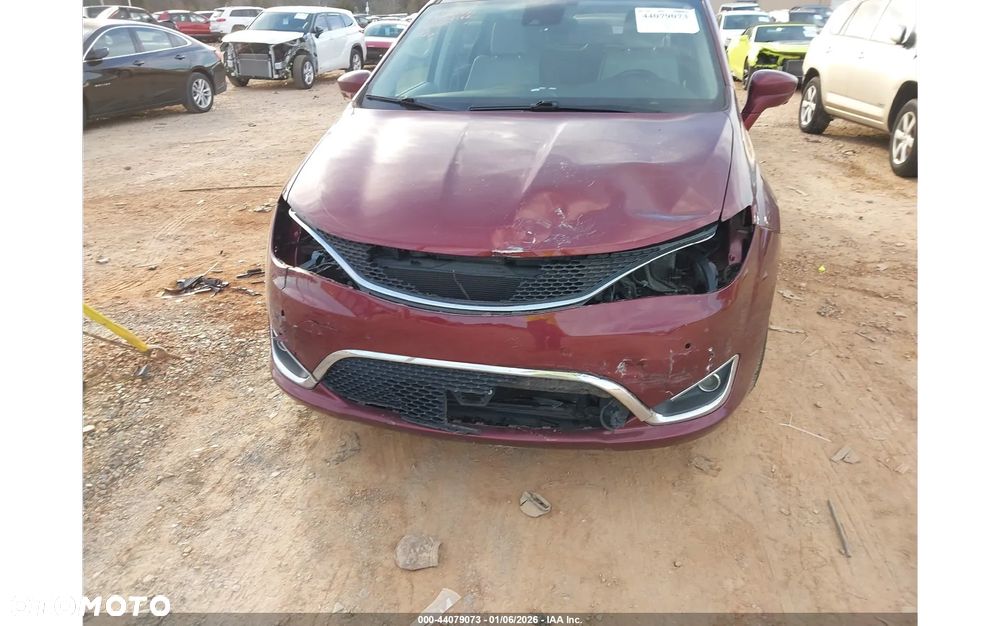Chrysler Pacifica - 9