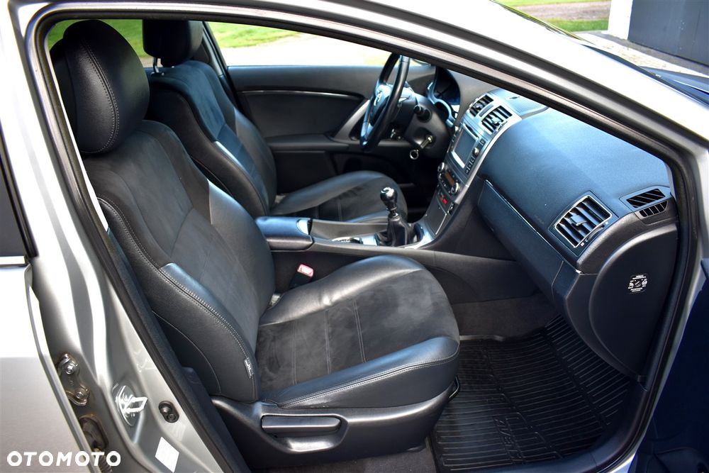 Toyota Avensis Touring Sports 1.8 Business Edition - 22
