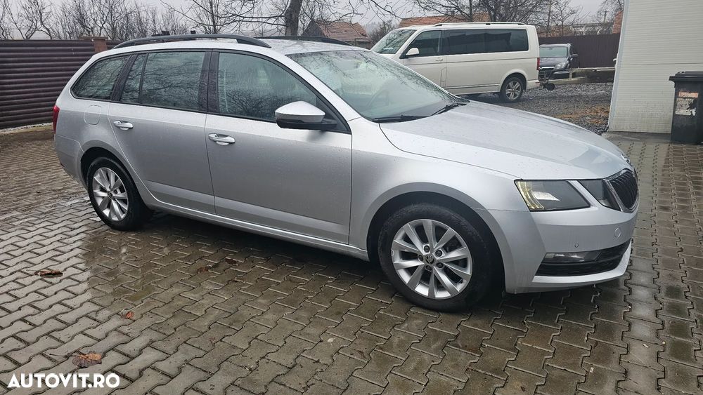 Skoda Octavia Combi 2.0 TDI DSG 4X4 Style - 3